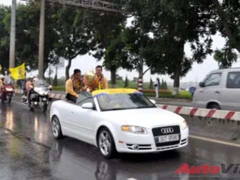 Cùng xế khủng đón T&T Hà Nội về với Thủ đô